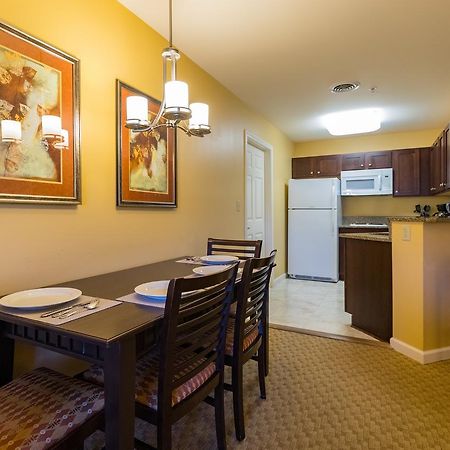 Vacation Village In The Berkshires 핸콕 외부 사진 A kitchen in a typical two-bedroom unit