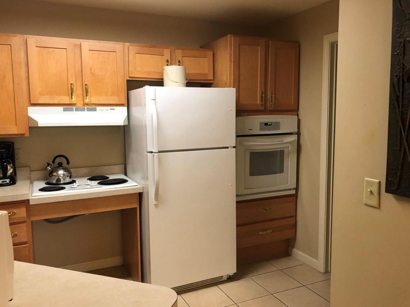 Vacation Village In The Berkshires 핸콕 객실 사진 A typical kitchen in a residential apartment