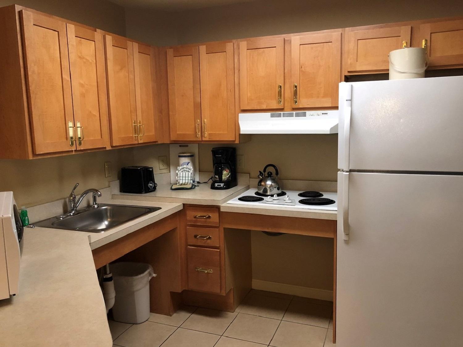 Vacation Village In The Berkshires 핸콕 객실 사진 A typical kitchen in a typical apartment