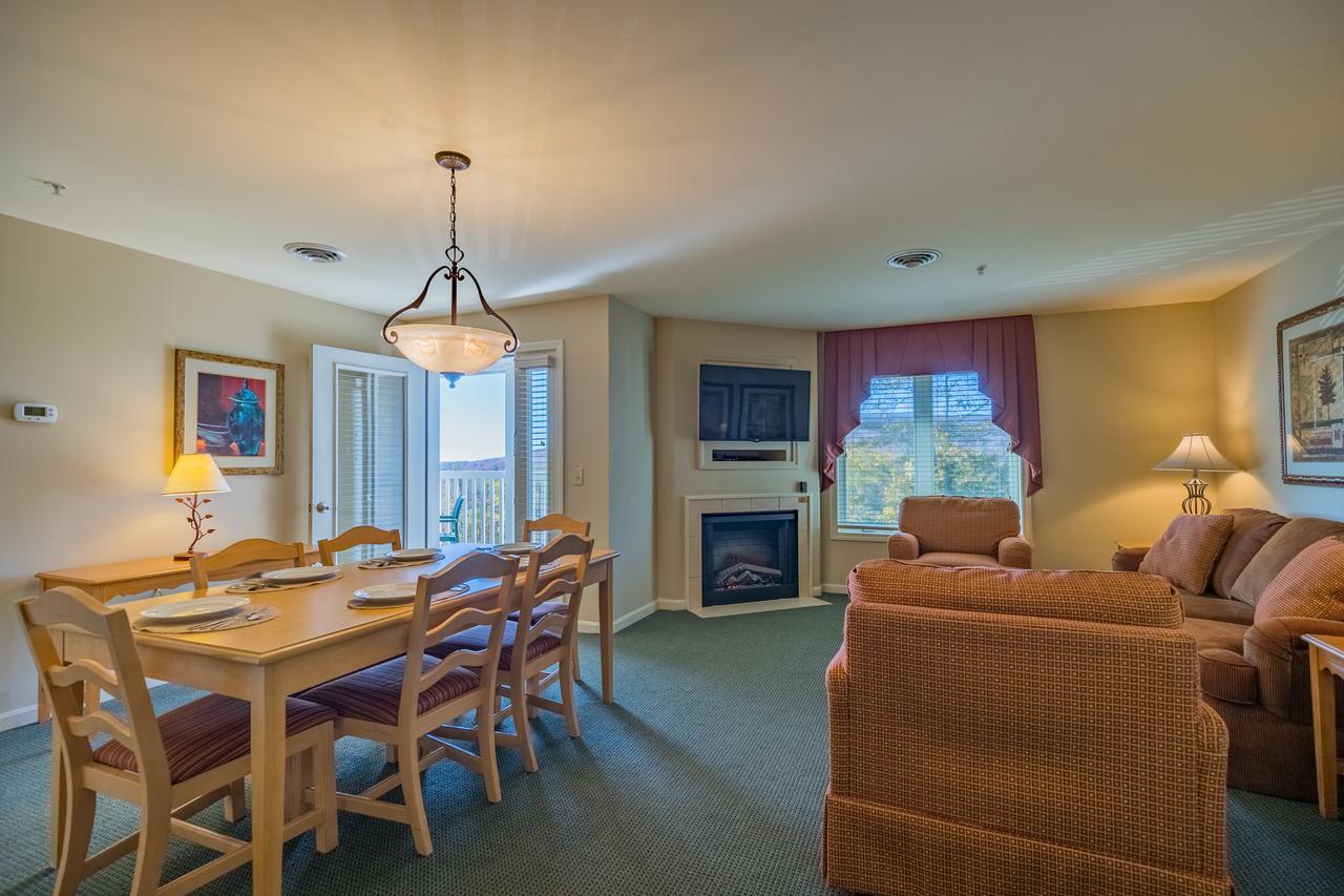 Vacation Village In The Berkshires 핸콕 외부 사진 Living room at the Ocean Club